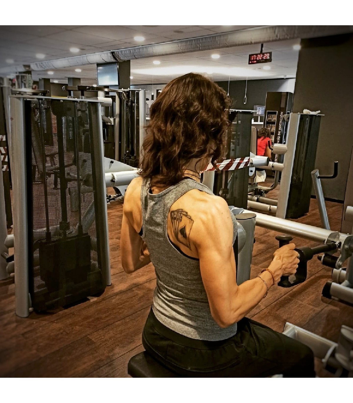 ENTRENA CON RUTH Y NORA VALLSALUD